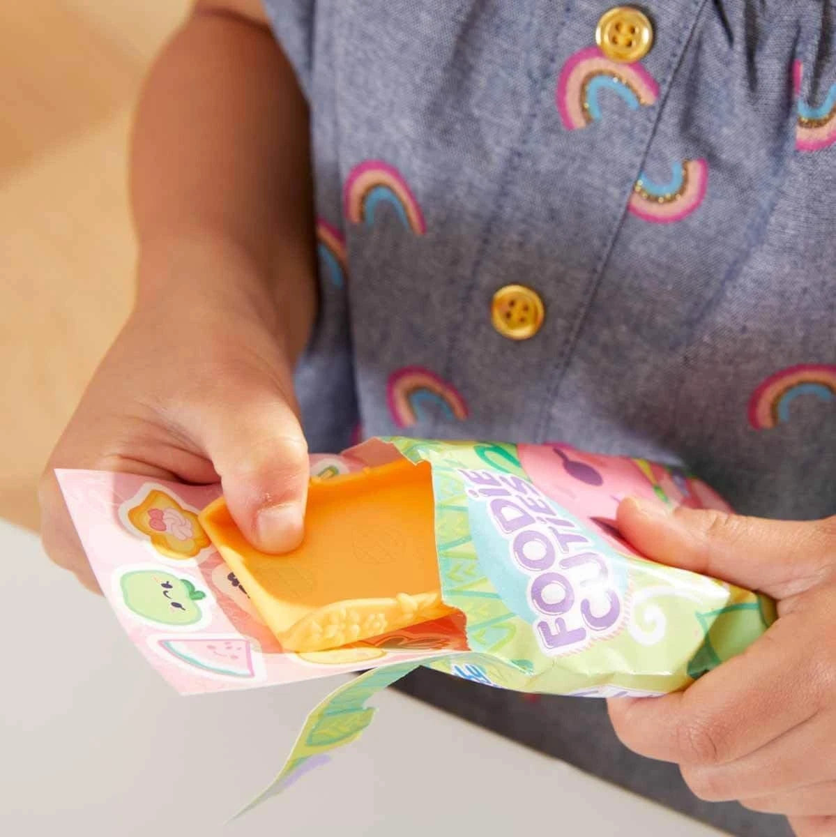 Baby Alive Foodie Cuties Sun Series Lunchbox Style Case - Styles May Vary